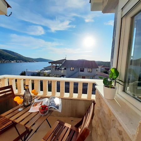 Holiday Beach House Apartment เกรบัชติซา ภายนอก รูปภาพ