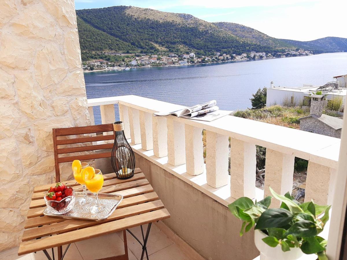 Holiday Beach House Apartment เกรบัชติซา ภายนอก รูปภาพ