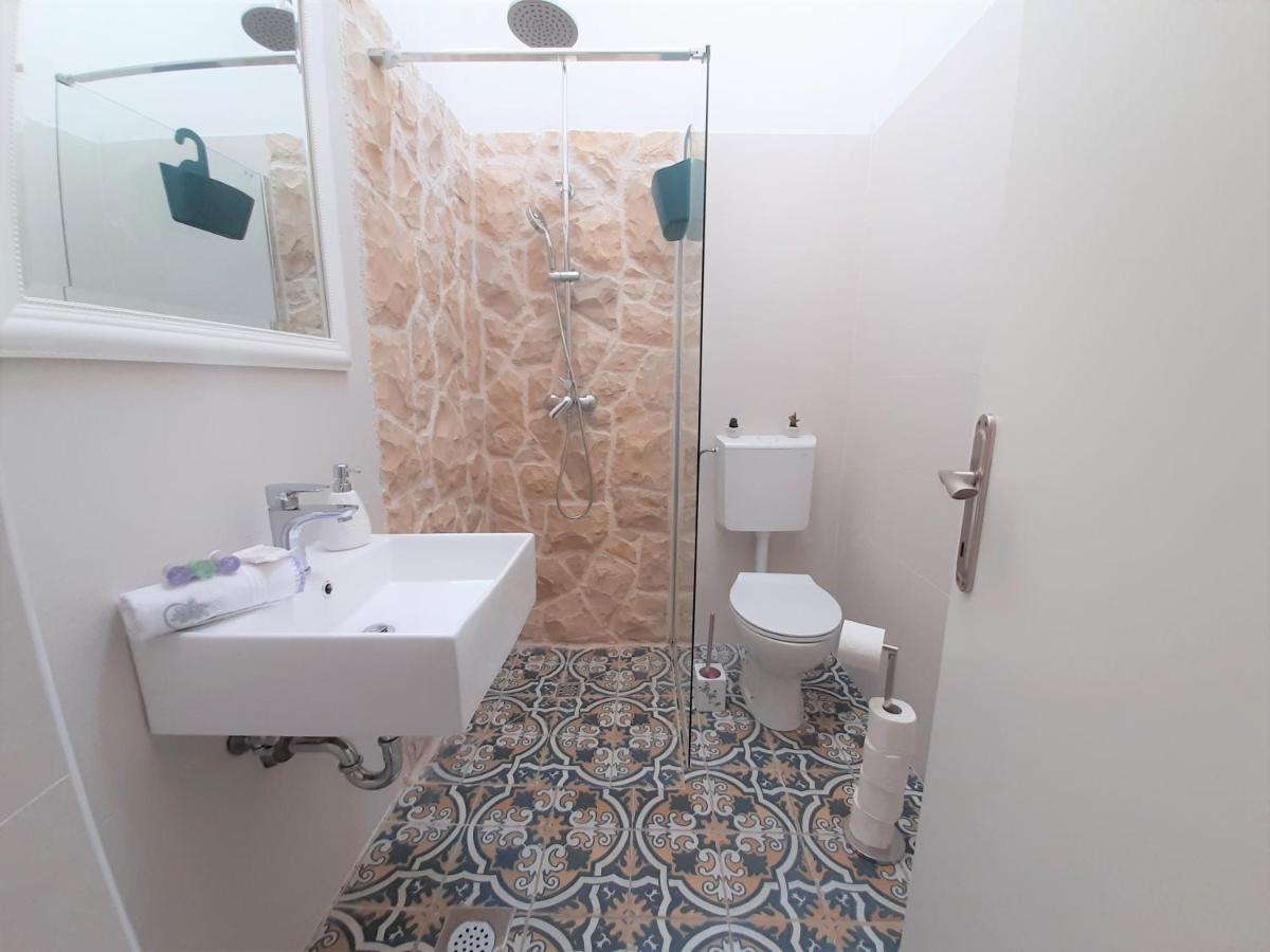 Holiday Beach House Apartment เกรบัชติซา ภายนอก รูปภาพ