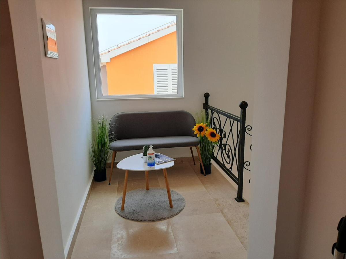 Holiday Beach House Apartment เกรบัชติซา ภายนอก รูปภาพ